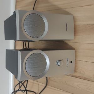 BOSE COMPANION 2 MULTIMEDIA SPEAKER SYSTEM